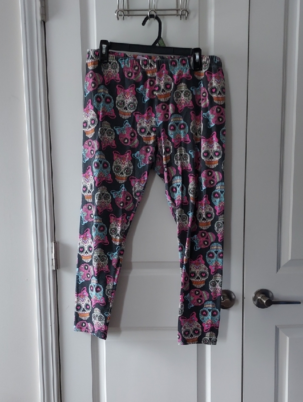 No Boundaries Pink & Teal Sugar Skull Leggings